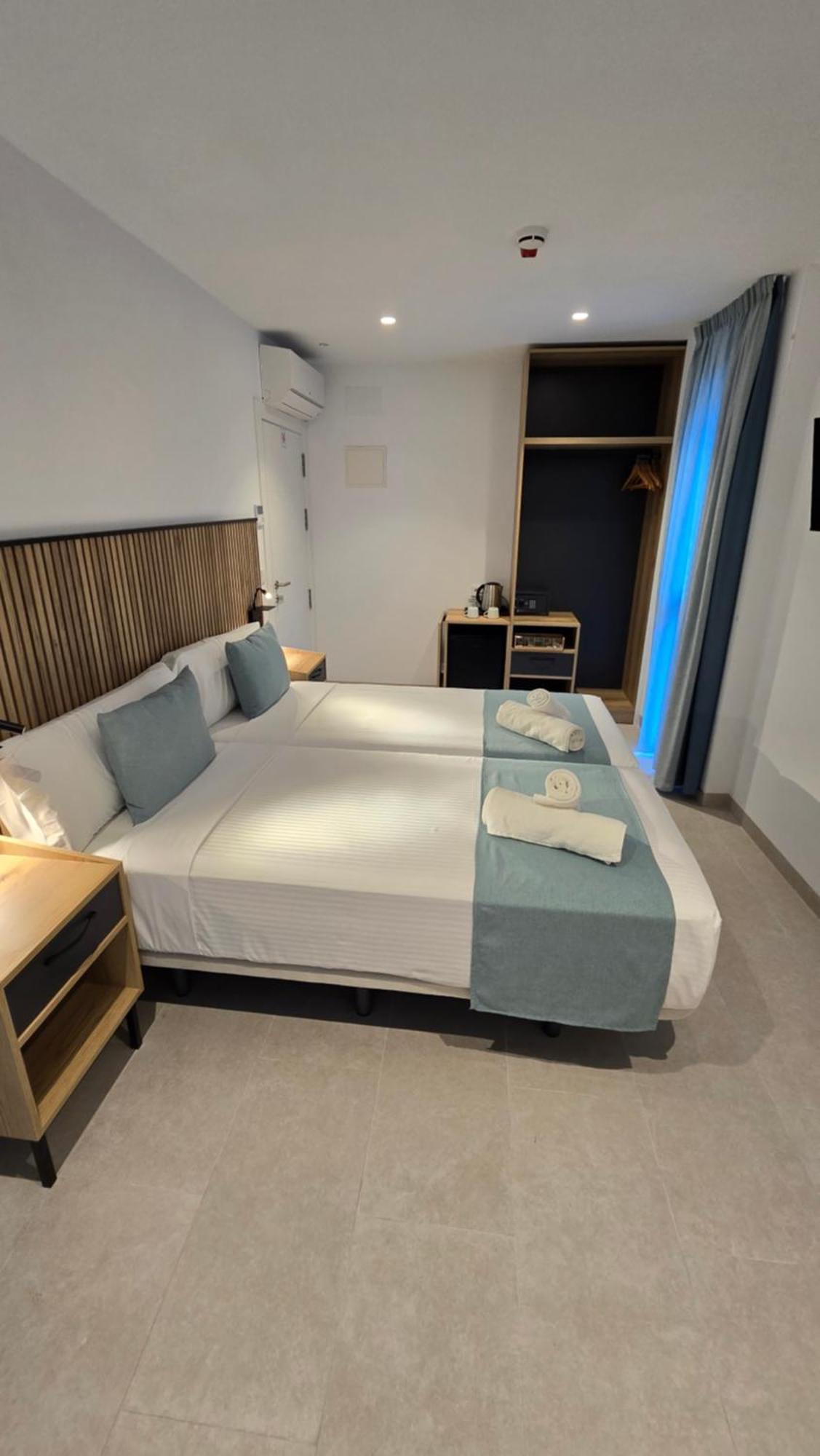 Hostal Rambla 24 By Holihome Alicante Exterior photo