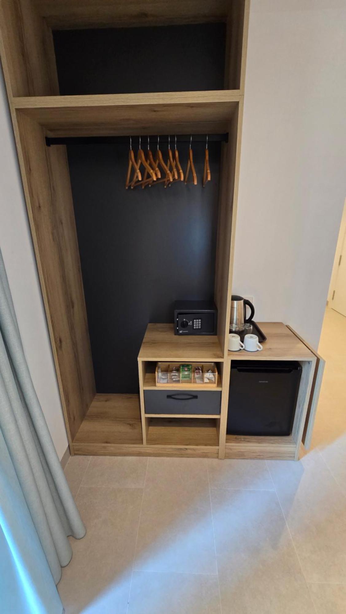 Hostal Rambla 24 By Holihome Alicante Exterior photo