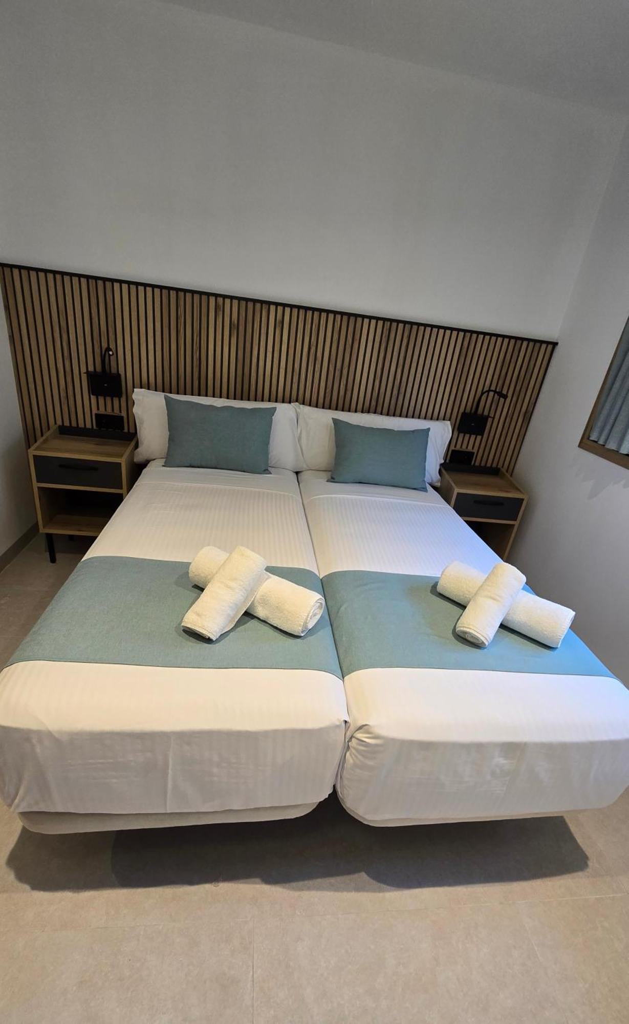 Hostal Rambla 24 By Holihome Alicante Exterior photo
